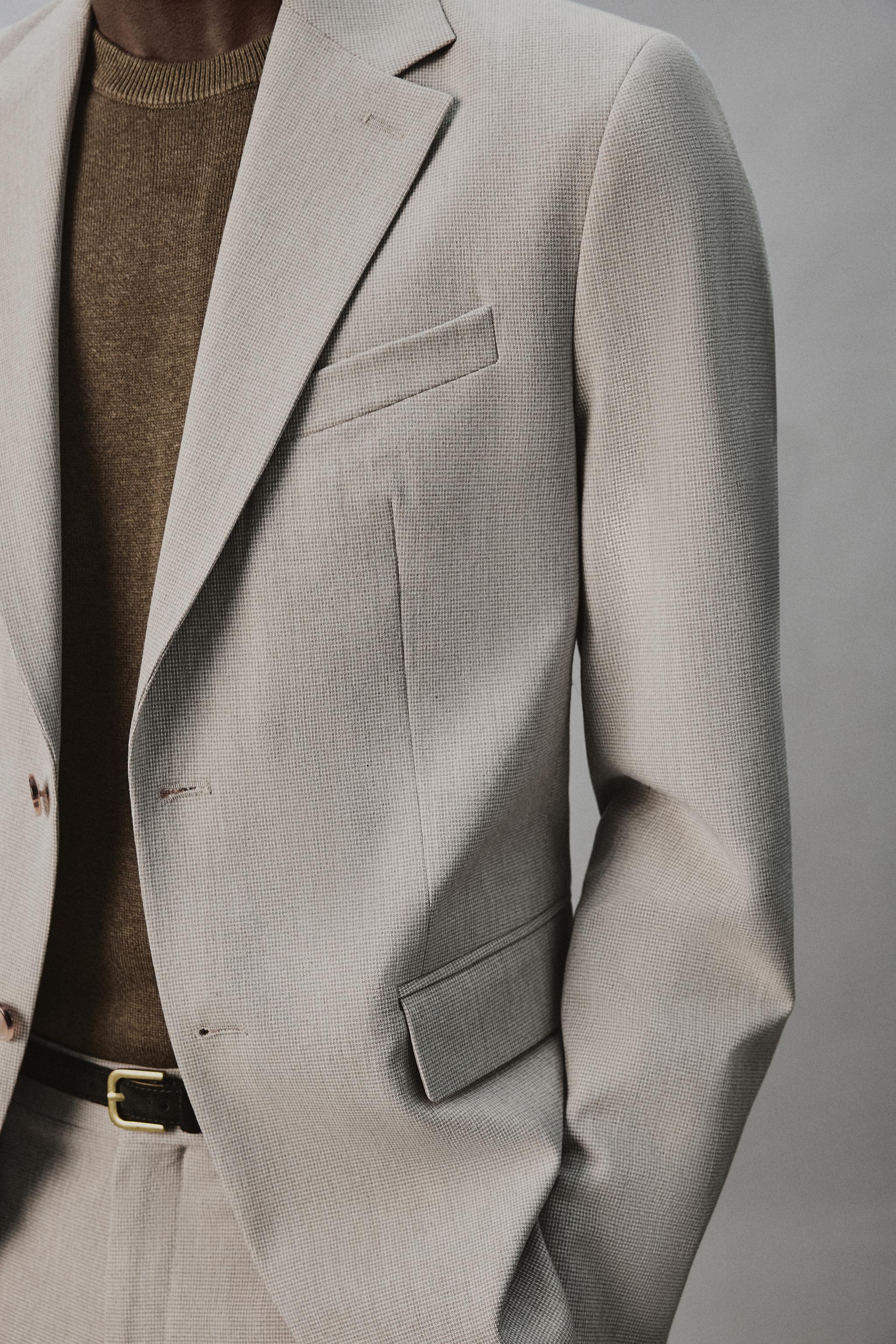 REGULAR FIT TEXTURED SUIT JACKET